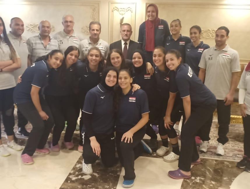 استعدادا لاستضافة مصر لبطولة العالم.. محافظ الاسماعيلية يستقبل منتخب الناشئات للكرة الطائرة 
