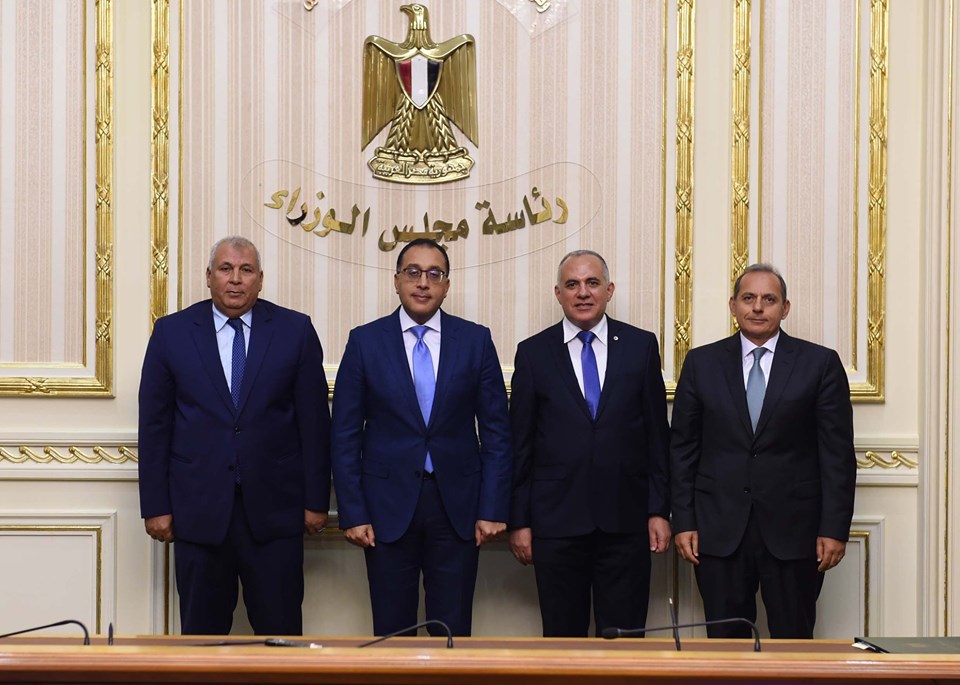 رئيس الوزراء يشهد توقيع اتفاق تمويل بين وزارة المواردة المائية والبنك الأهلي لتنفيذ شبكات الري الحديث