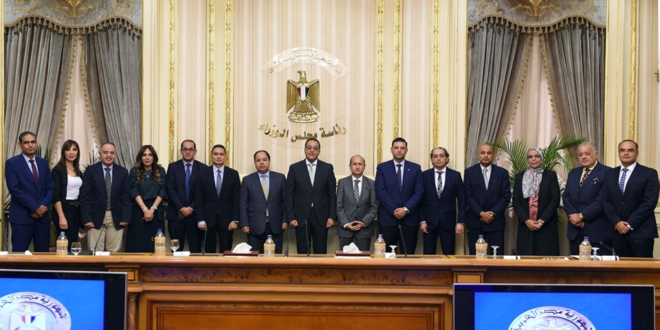رئيس الوزراء: البدء فوراً في صرف 10% من المستحقات المتأخرة للمصدرين 