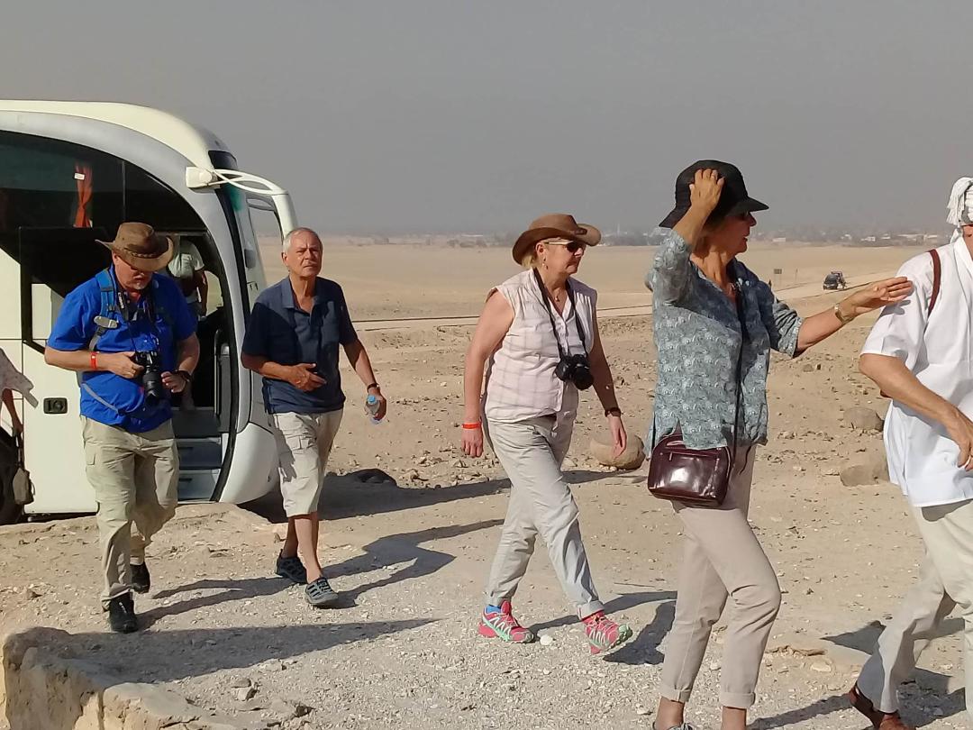 وفد سياحي المانى يزور المناطق الأثرية بالمنيا

