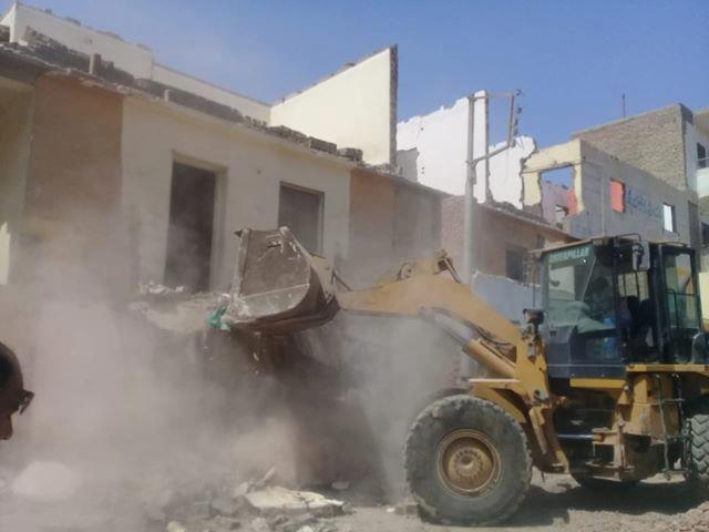 حملة مكبرة لإزالة الإشغالات والمباني المتهالكة بمدينة العمال بالمنيا 

