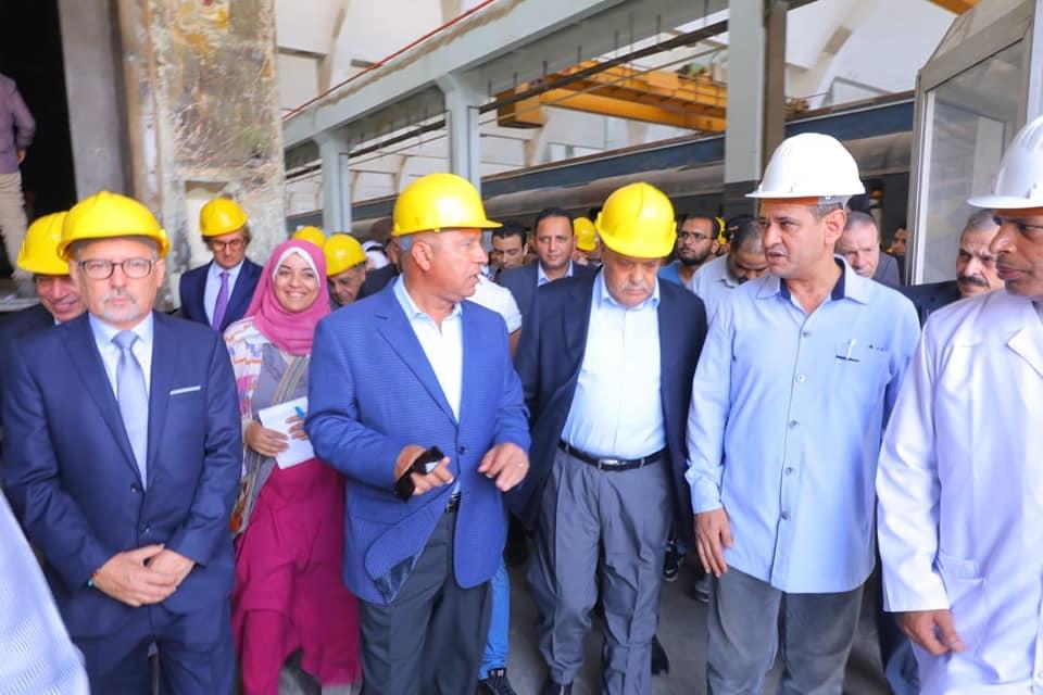 الوزير: توجيهات القيادة السياسية بتوطين صناعة النقل.. ونهدف لتلبية كافة احتياجاتنا من العربات محليا