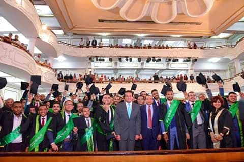 وزير التعليم العالي ورئيس جامعة بني سويف يشهدان حفل تخرج الدفعة السادسة بكلية الهندسة 

