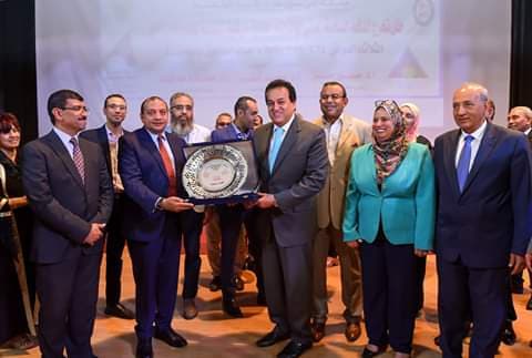 عبد الغفار : أتابع التقدم والتطور الكبير في جامعة بني سويف..ويشيد بدور الجامعة في تقديم الدعم الكامل للجامعة التكنولوجية 

