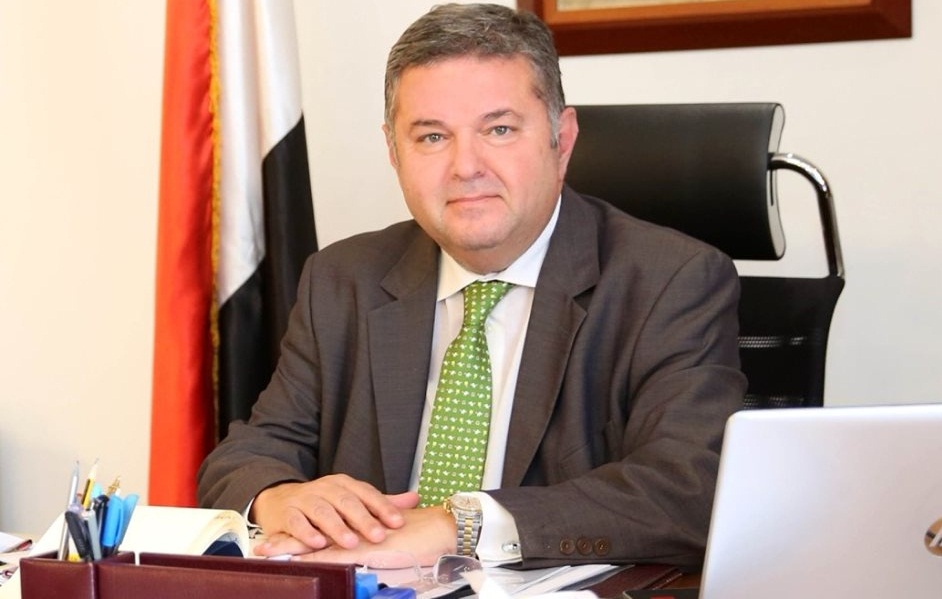 وزير قطاع الأعمال يبحث مع الصين التعاون في إنتاج السيارات الكهربائية