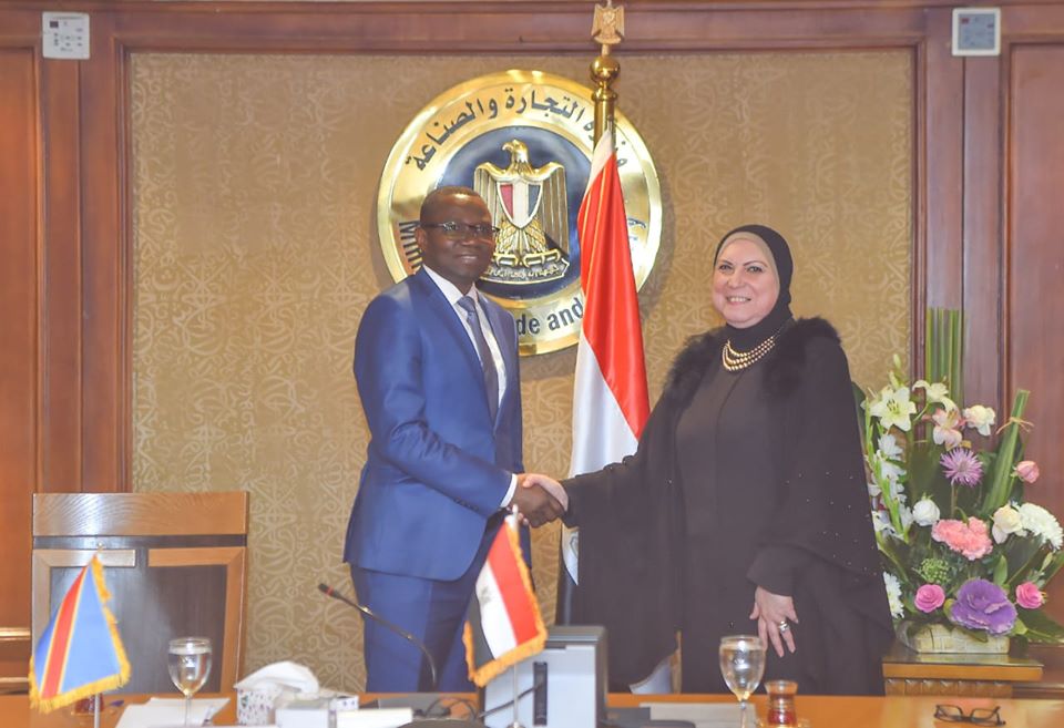 وزيرا صناعة مصر والكونغو يبحثان تعزيز التعاون المشترك وتبادل الخبرات