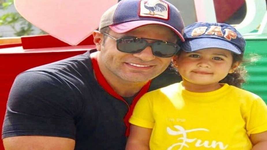 محمد نور يحتفل بعيد ميلاده مع ابنته 
