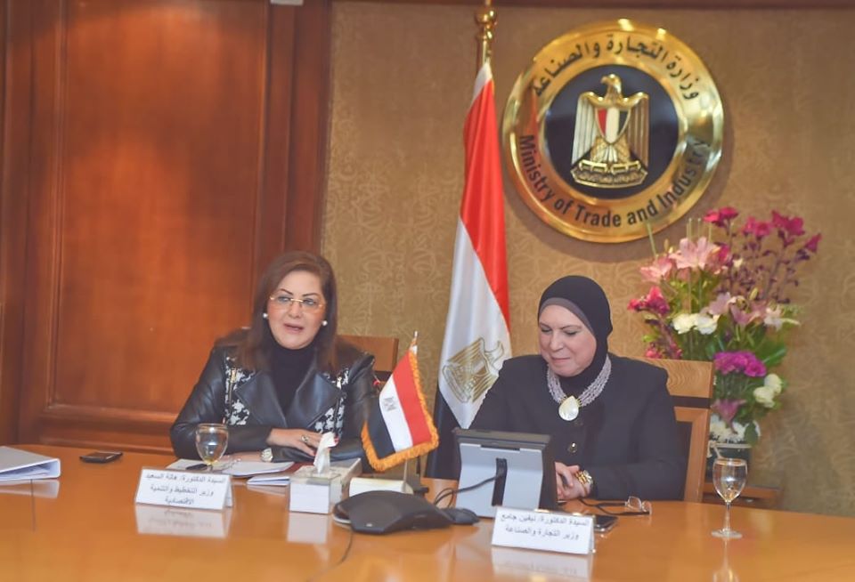 نيفين جامع: تعاون مع كافة الأجهزة للارتقاء بمعدلات نمو الصناعة والتصدير وزيادة فرص العمل