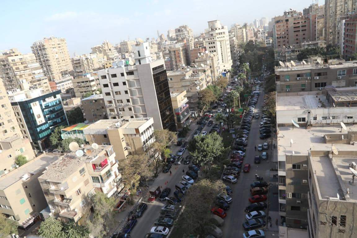 محافظة الجيزة تبدء أعمال تطوير شارع سليمان اباظة  بعد تحولة لساحه انتظار السيارات