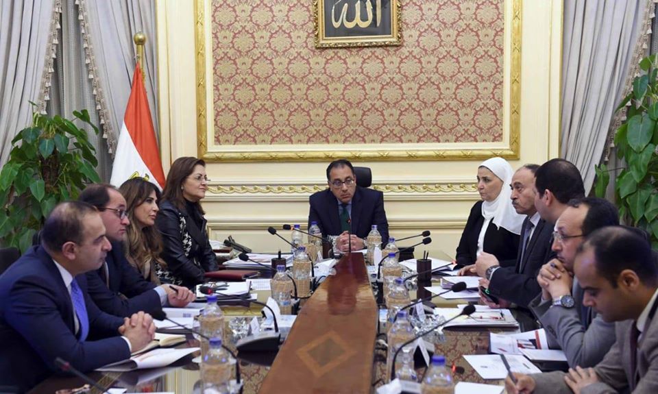 رئيس الوزراء يوجه بالإسراع في تنفيذ مبادرة تشجيع شراء المنتج المحلي وتوفير السلع بأسعار مخفضة