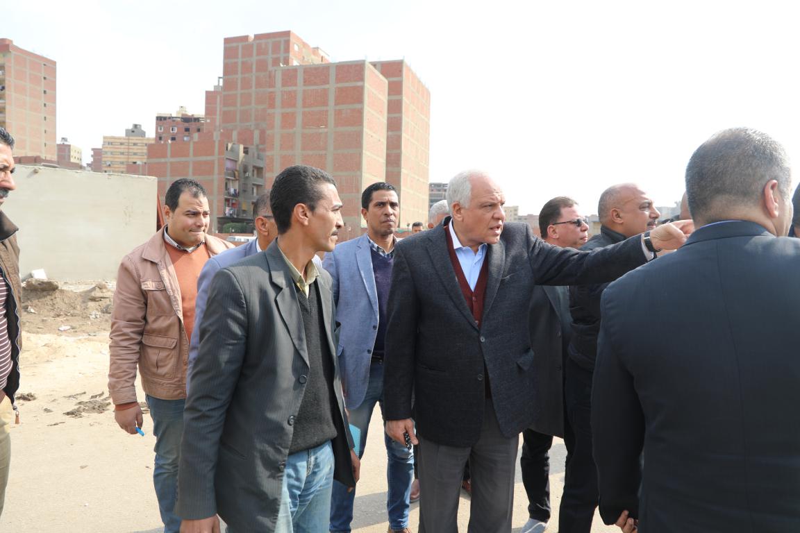 محافظ الجيزة يتفقد شوارع ربيع الجيزى والبحر الاعظم والمنيب