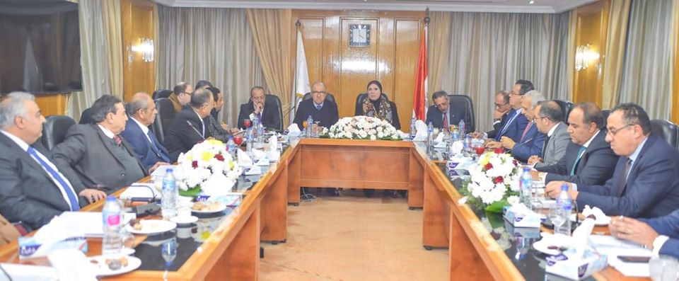 نيفين جامع :فتح قنوات تواصل مباشر مع مجتمع الأعمال لوضع حلول جذرية لمشكلات القطاع الصناعي 