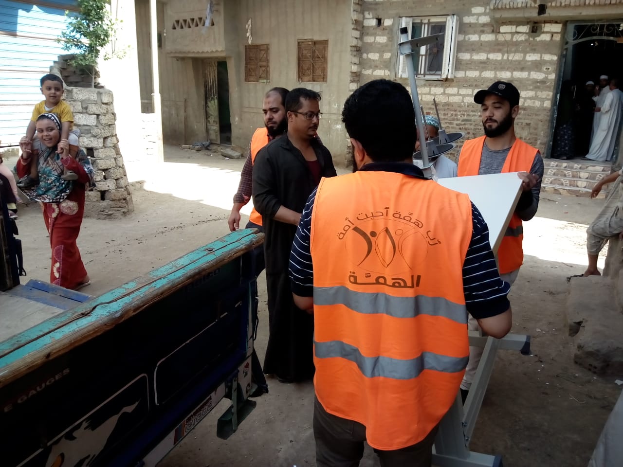 جمعية الهمة تسلم 18 مشروعًا تنمويًا لغير القادرين بديرمواس بالمنيا