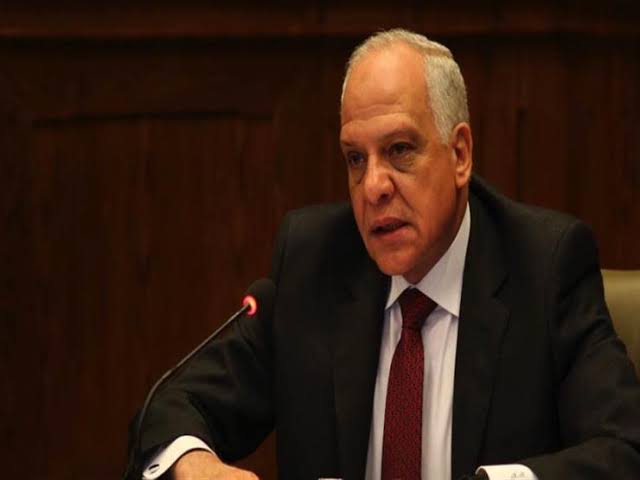 محافظ الجيزة يشكل لجنة لمراجعة الكيانات التعليمية الغير مرخصة