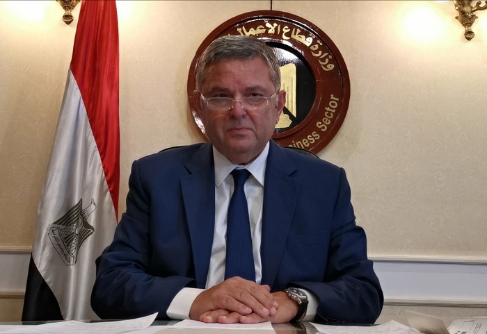 وزير قطاع الأعمال: ننفذ مشروعا ضخما للنهوض بالقطن المصري وصناعة الغزل والنسيج