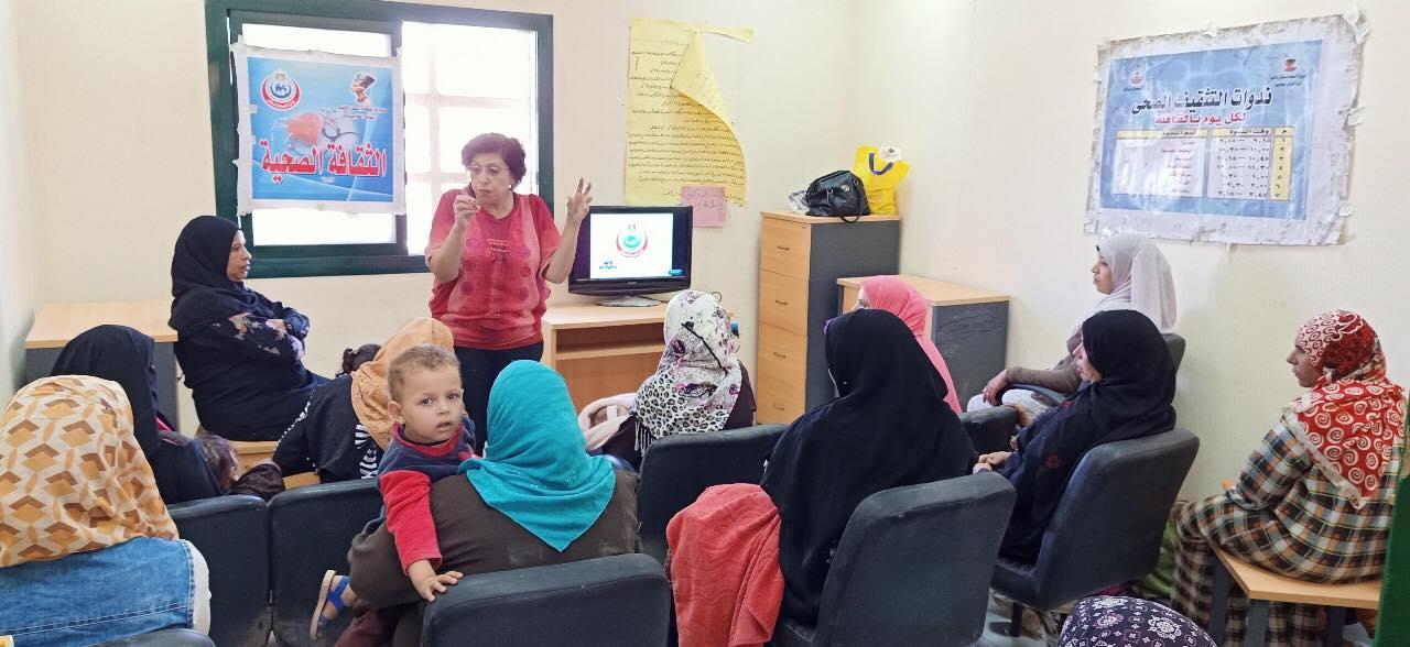 ضمن مبادرة حياة كريمة فحص وعلاج 1370 مواطن بقرية العزيمة بسمالوط بالمنيا