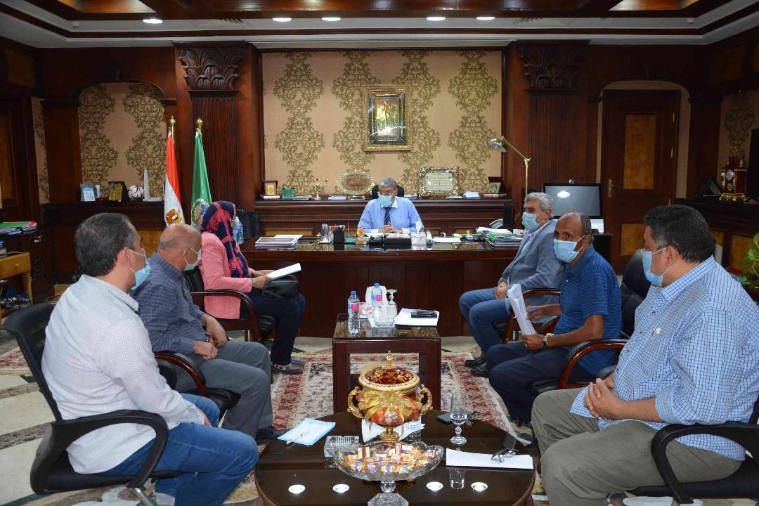 محافظ المنيا يوجه بسرعة انهاء الاعمال الخاصة بمشروعات المياه والصرف الصحي