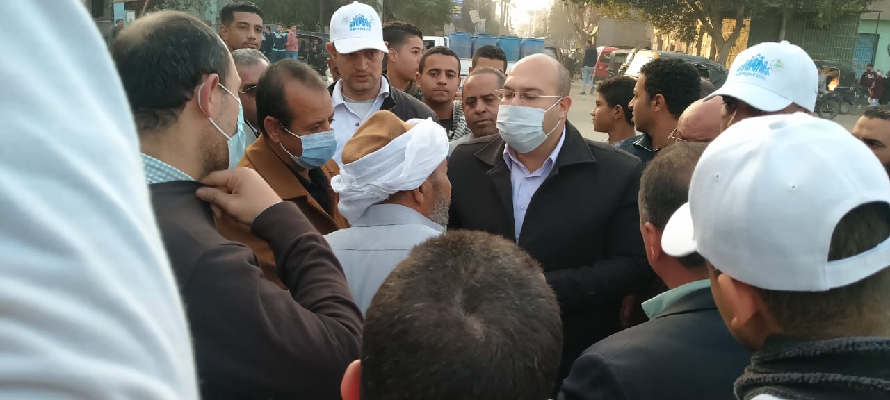 محافظ الجيزة يكلف بتوفير كمامات بأعداد كافية لعمال النظافة