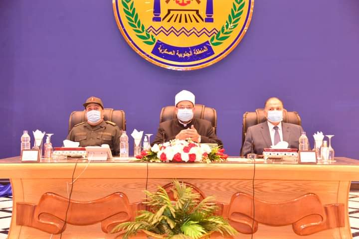 القوات المسلحة تنظم ندوة تثقيفية بمشاركة وزير الأوقاف بالمنطقة الجنوبية العسكرية