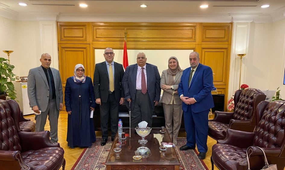 وزير الإسكان يبحث إنجاز مشروع إسكان جمعية المستثمرين بحدائق أكتوبر