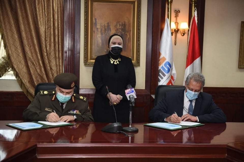 توقيع بروتوكول تعاون بين وزارتي الدفاع والتجارة والصناعة لتوفير رؤوس الماشية لصغار المربين
