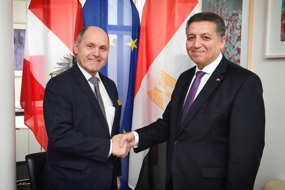 سفير مصر في فيينا يلتقي برئيس البرلمان النمساوي
