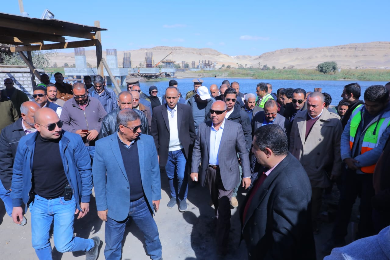 وزير النقل: 3.2 مليار جنيه تكلفة محوري ديروط وسمالوط على النيل بمحافظتي اسيوط والمنيا
