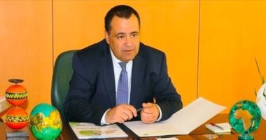 سكرتير الاتحاد الأفريقى يهدد بالاستقالة اعتراضا على سياسات أحمد أحمد 
