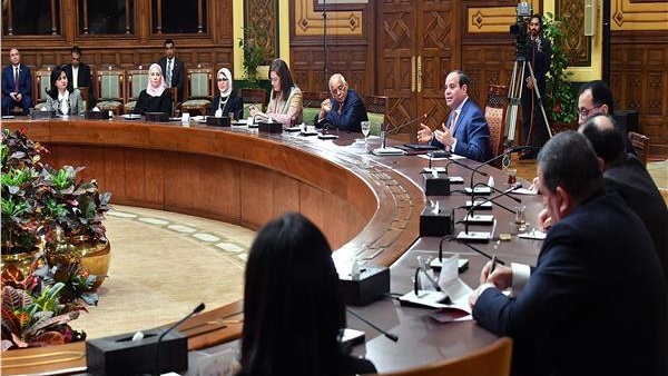 السيسى يكلف الحكومة باتخاذ حزمة إجراءات إضافية لتحقيق سلامة المصريين