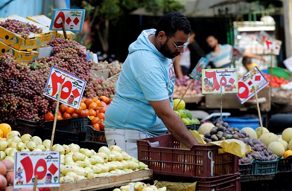 للشهر الثالث وبالمخالفة للتوقعات| التضخم يعاود الارتفاع.. هل يدخل المصريون موجة معاناة جديدة؟