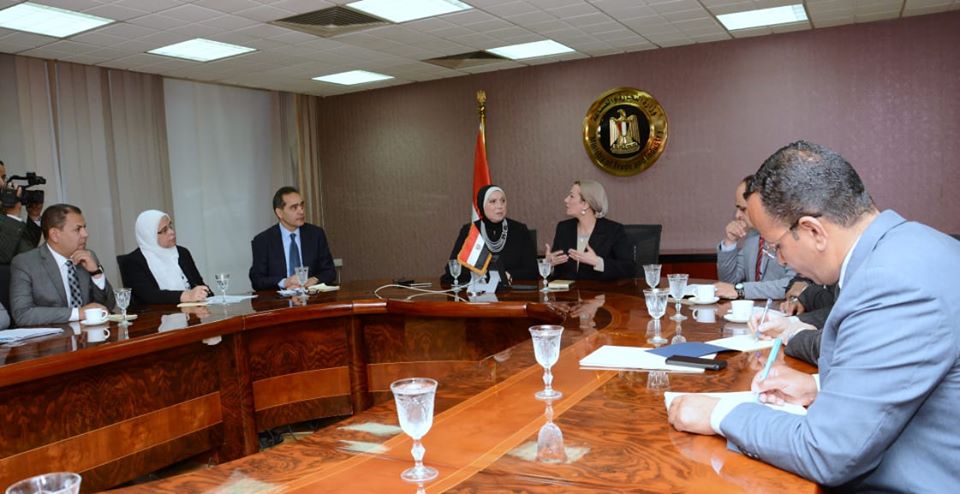 وزيرتا التجارة والصناعة والبيئة تبحثان تعظيم الاستفادة من منتجات الوقود البديل 