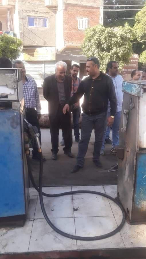 تحرير محاضر لـ 3 محطات وقود لتلاعبهم في عداد تموين السيارات بمركز أبوقرقاص بالمنيا 