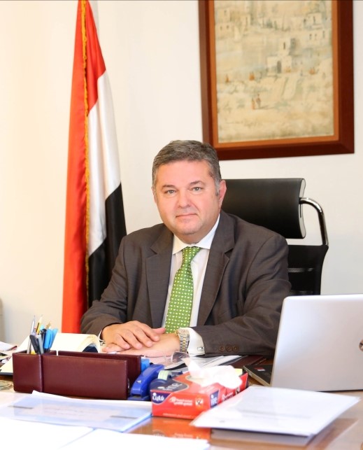 وزير قطاع الأعمال يتابع سير العمل بشركات القابضة للنقل والغزل والصناعات الكيماوية