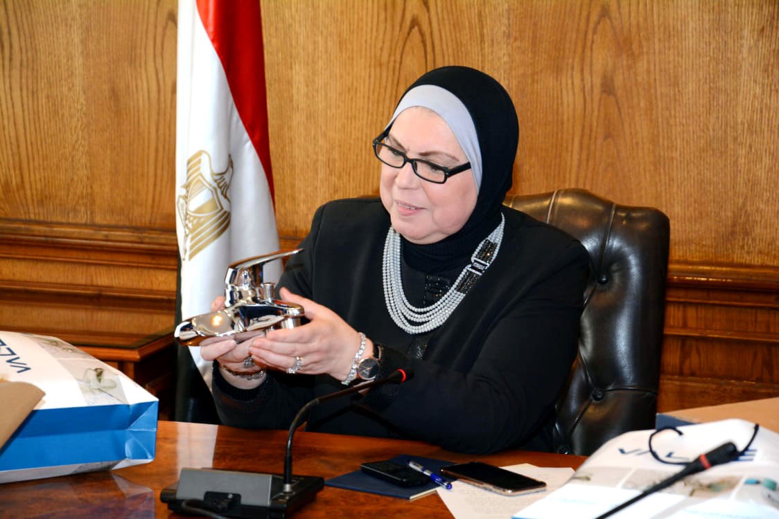 وزيرة الصناعة: نسعى لتحقيق التكامل بين سلاسل الإنتاج الوطنية تطوير الصناعة المصرية