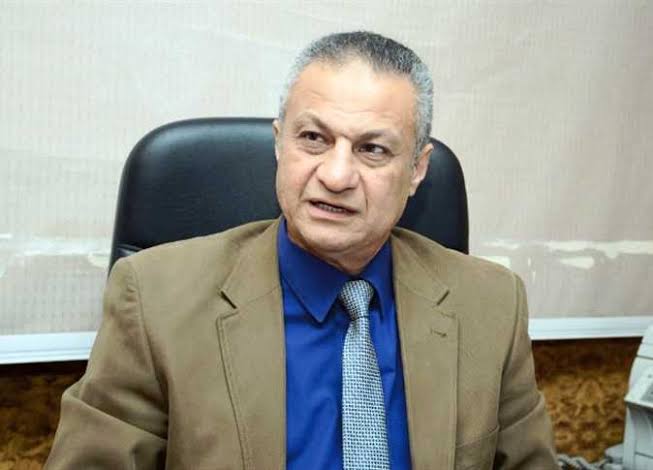محمد الباز: إقالة وشيكة لعميد معهد الأورام بعد تراخيه في أزمة إصابات كورونا