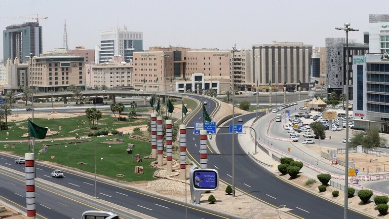 السعودية تسجل انخفاضا جديدا في إصابات كورونا لليوم الثالث
