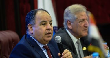 وزير المالية: صرف الرواتب بدءا من 18 مايو الجارى 
