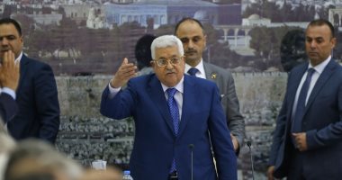 محمود عباس يصدر مرسوما يقضى بتمديد حال الطوارئ فى فلسطين لمدة شهر 
