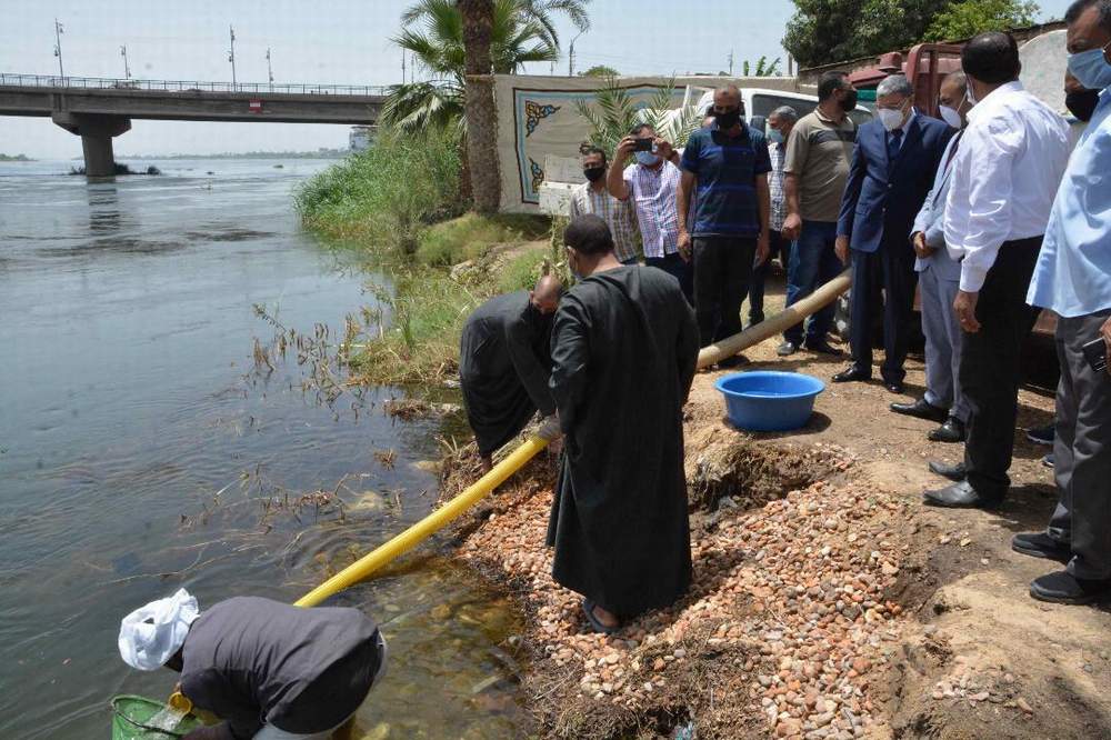 محافظ المنيا يشهد بداية موسم تنمية نهر النيل 2020 ، وإلقاء مليون زريعة سمك 