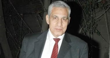 عبد العزيز غنيم يعلن وفاة طاهر راشد مدرب الملاكمة 
