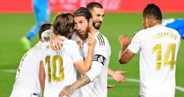 ريال مدريد يتخطى فالنسيا بثلاثية مثيرة فى الدوري الاسباني
