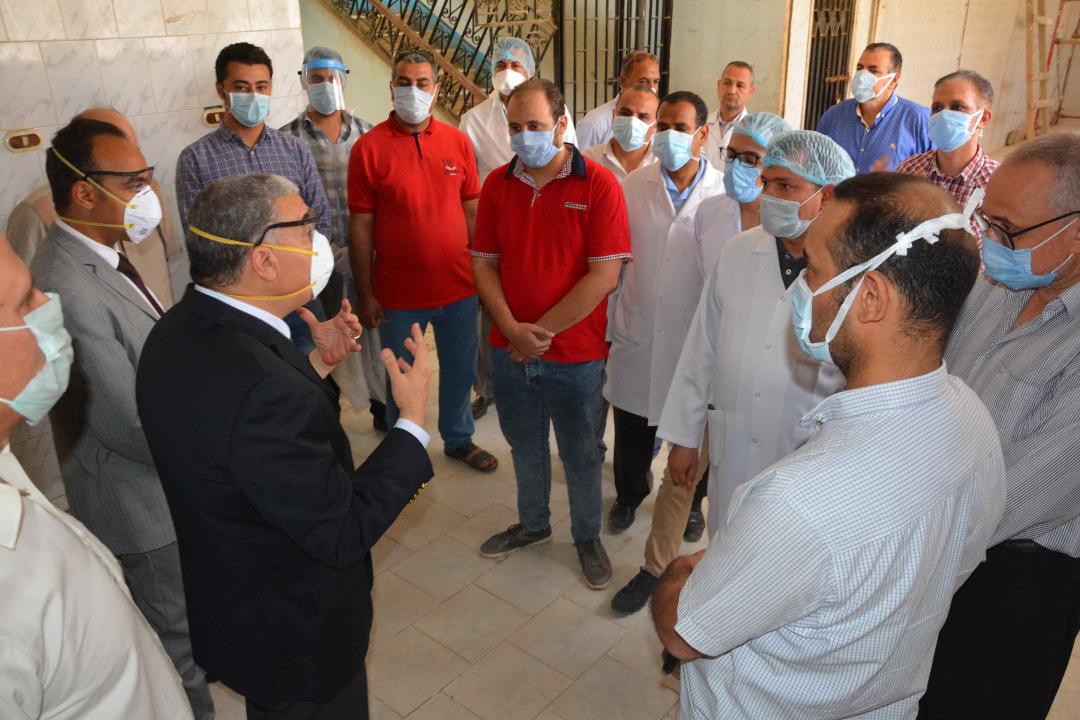 محافظ المنيا يقٌيل مدير مستشفي مطاي المركزي ومسئول المخازن بمستشفى مغاغة 