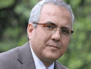 إخلاء سبيل عادل صبري بعد عامين في الحبس الاحتياطي ونقيب الصحفيين : نحاول حل قضايا المحبوسين احتياطيا