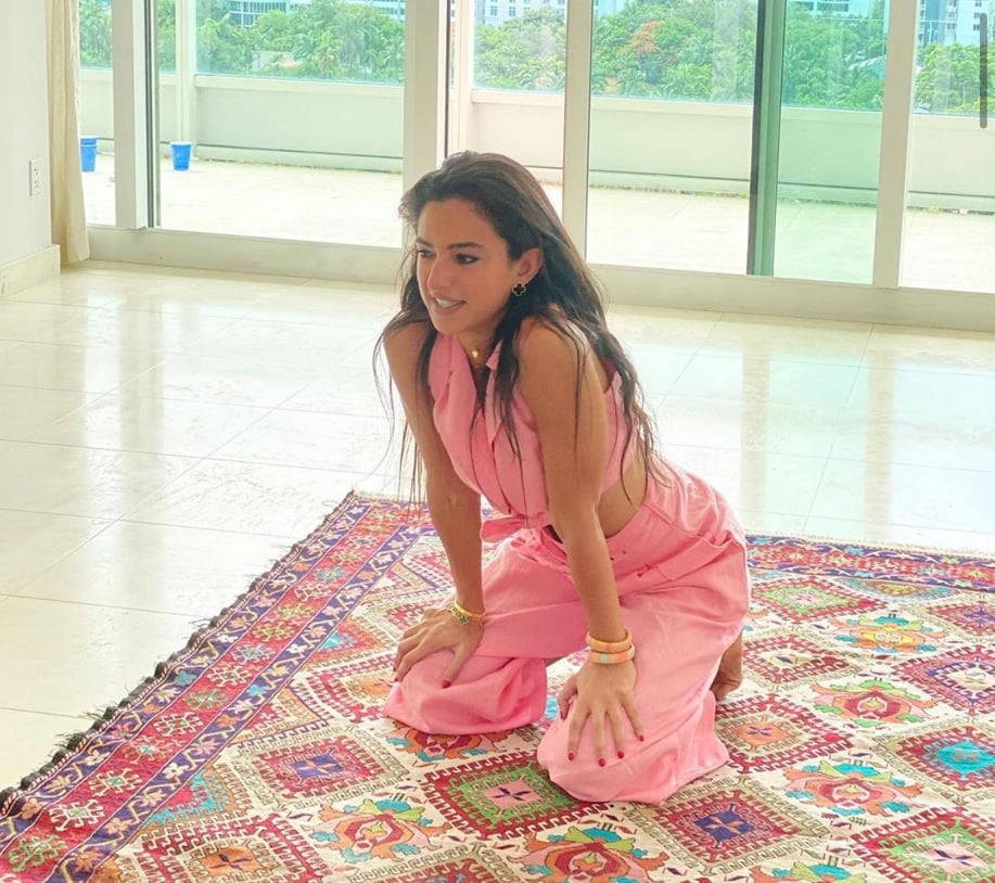 ميريام غندور توضح خطوات تعلم وممارسة اليوغا في المنزل