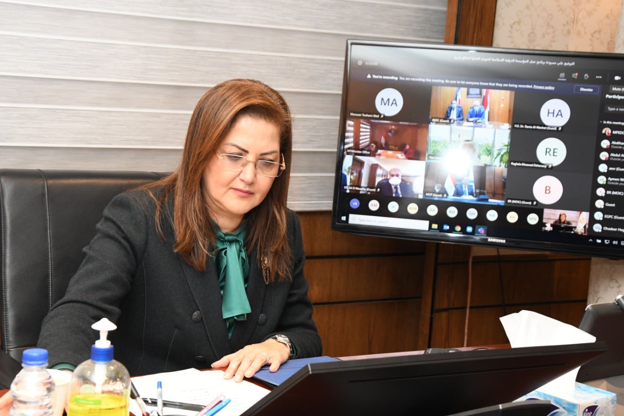 خمسة وزراء يشهدون توقيع برنامج لتقديم حلول متكاملة لمصر بمبلغ 1.1 مليار دولار 