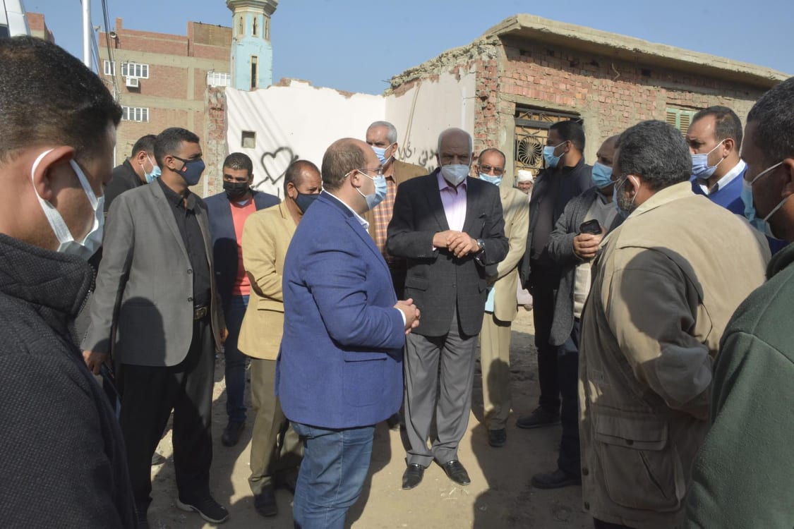 محافظ الجيزة يتفقد حالة النظافة والاشغالات بقرى البدرشين