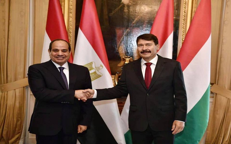 الرئيس عبد الفتاح السيسي يلتقي رئيس جمهورية المجر