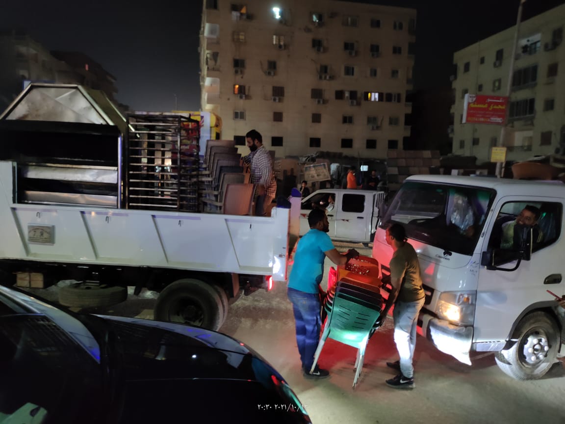 خلال حمله مسائية.. الجيزة ترفع ٧٥٠ حاله إشغال لمحال ومقاهي حدائق الاهرام

 