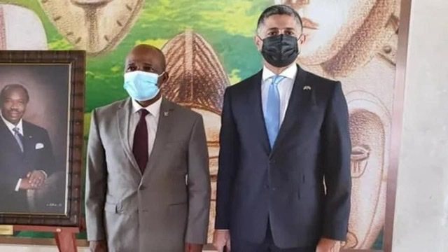 السفير المصري في ليبرفيل يلتقي برئيس الجمعية الوطنية الجابونية