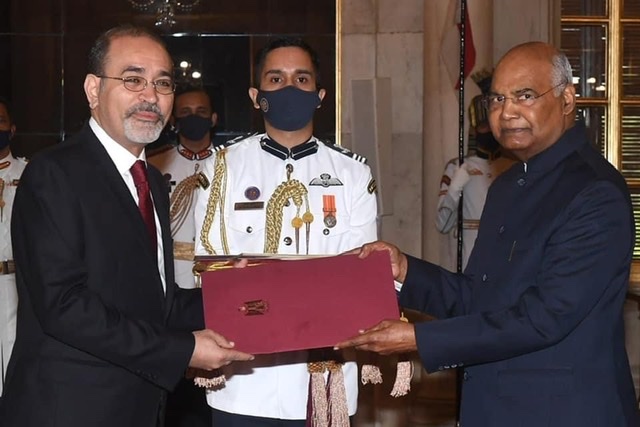 السفير المصري في الهند يقدم أوراق اعتماده للرئيس الهندي
